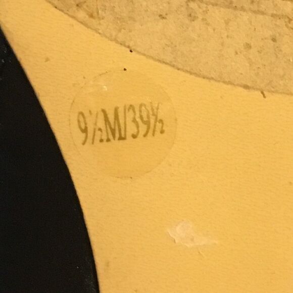 BANANA REPUBLIC Suede Pumps Heels Round Toe Black 9.5 - Picture 7 of 8